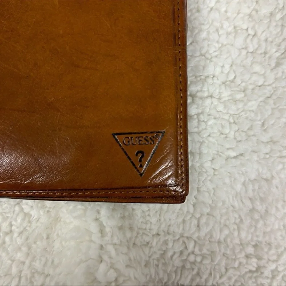 GUESS Tan Camel Brown Genuine Leather Billfold Bifold Wallet