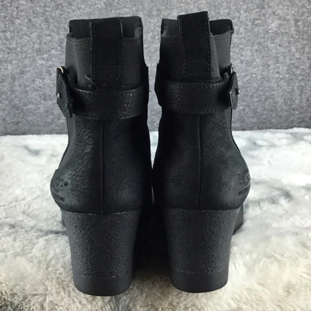 UGG chic black