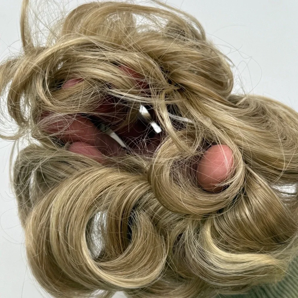 Celebrity Signatures type hair