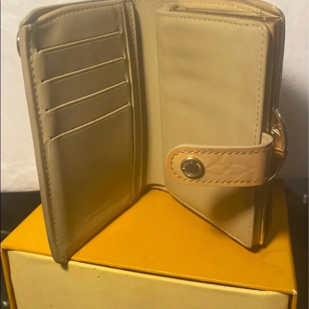 Louis Vuitton authentic louis