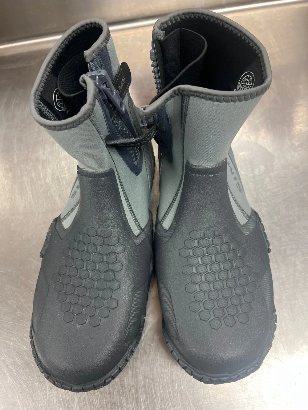 Simms excellent condition—