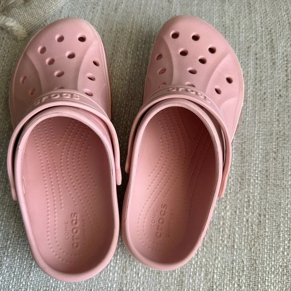 CROCS pink size