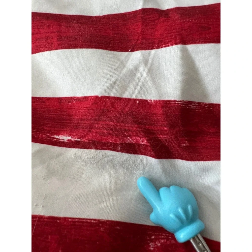 Hang Ten ships from
