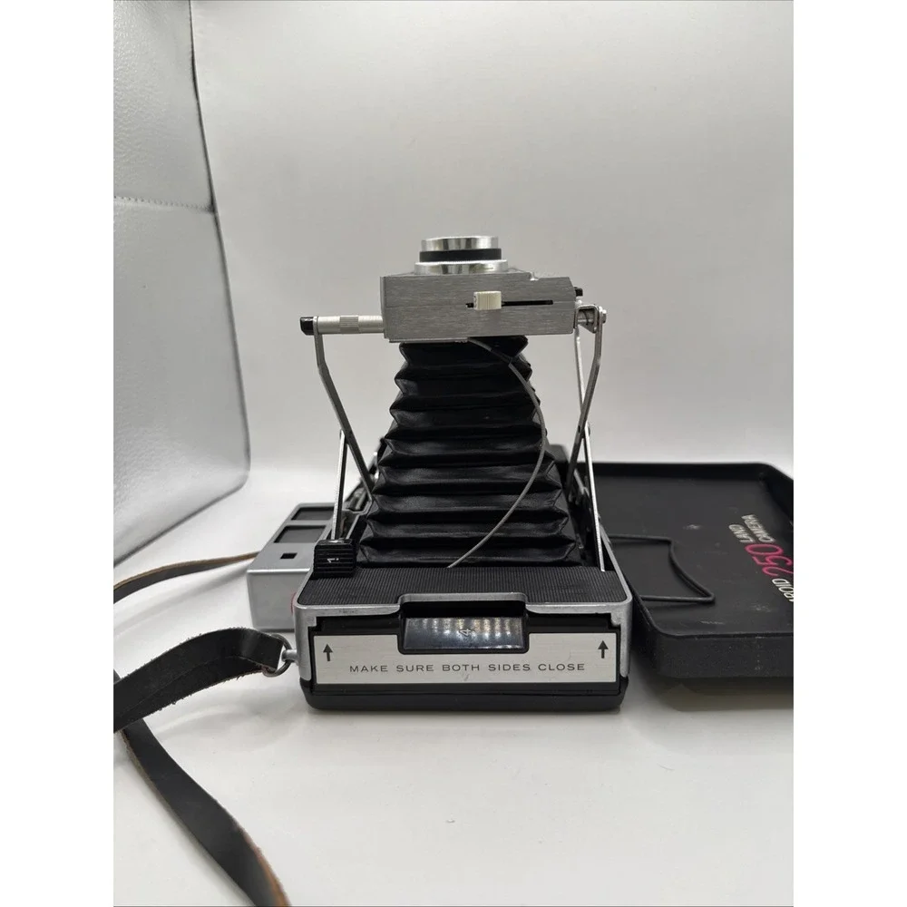 Polaroid preowned good