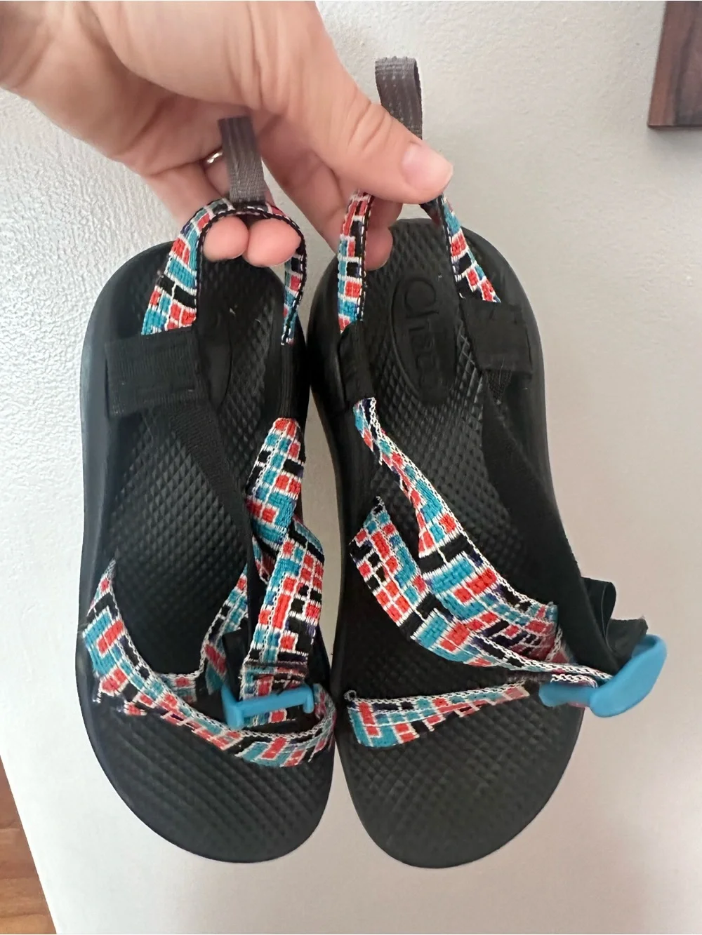 Chaco kid Sandal with Multicolor Geometric Straps