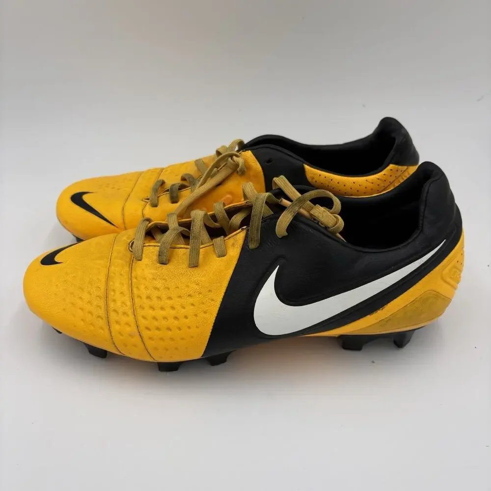 Nike Men’s Size 7 Black And Orange Soccer/Football Cleats CTR360 2012 Used