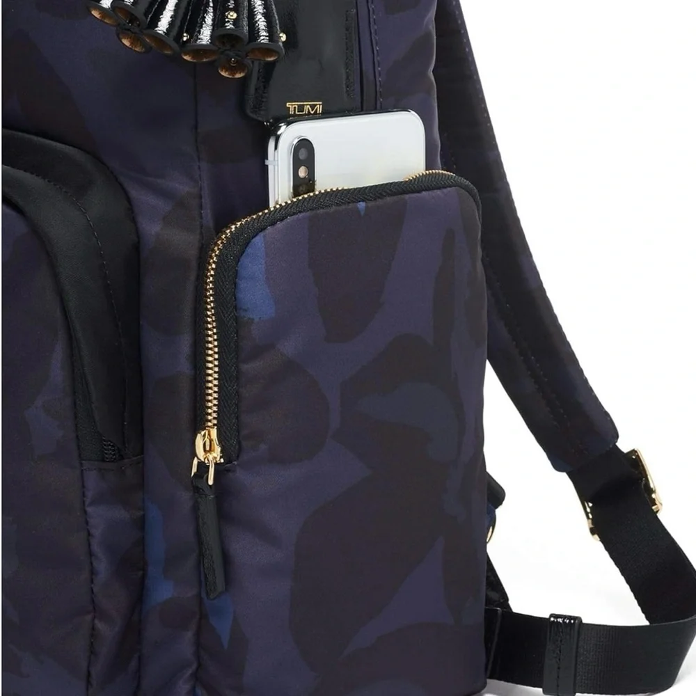 Tumi side sleek change