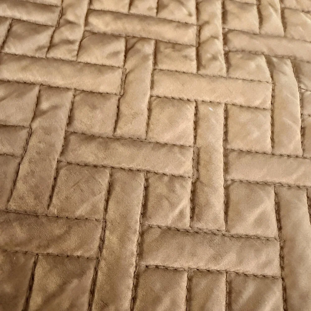Fieldcrest Euro Pillow Shams Set Of 2 Gold Quilted Satin Geometric Pattern Soft