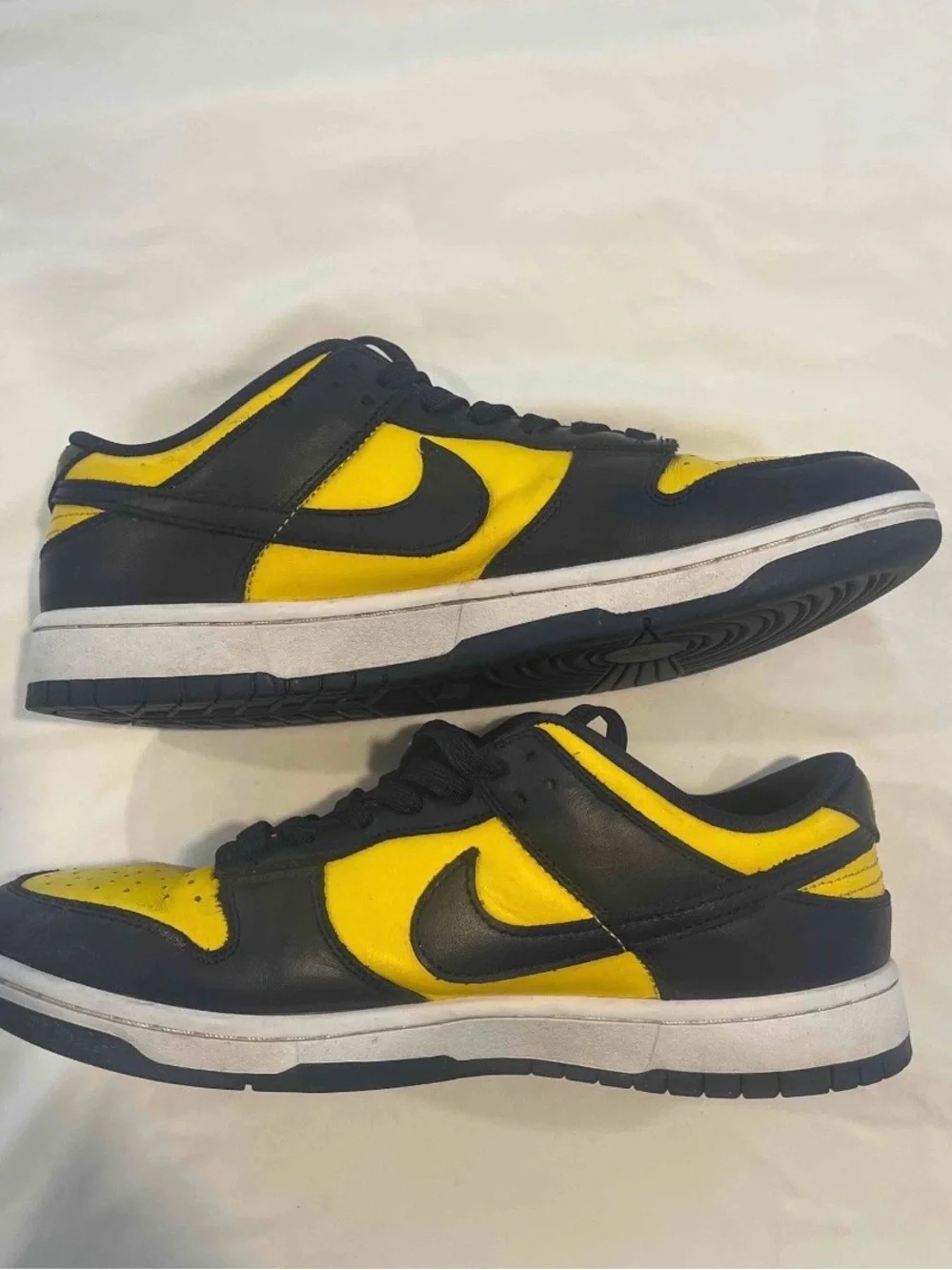 Nike Dunk Low-Top Sneakers in Navy and Yellow (University Michigan Colors)