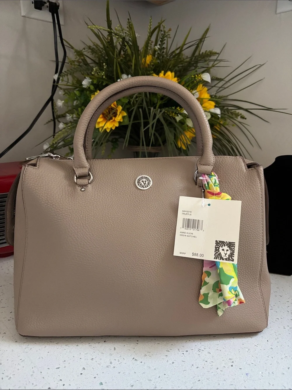 Anne Klein structured pebbled