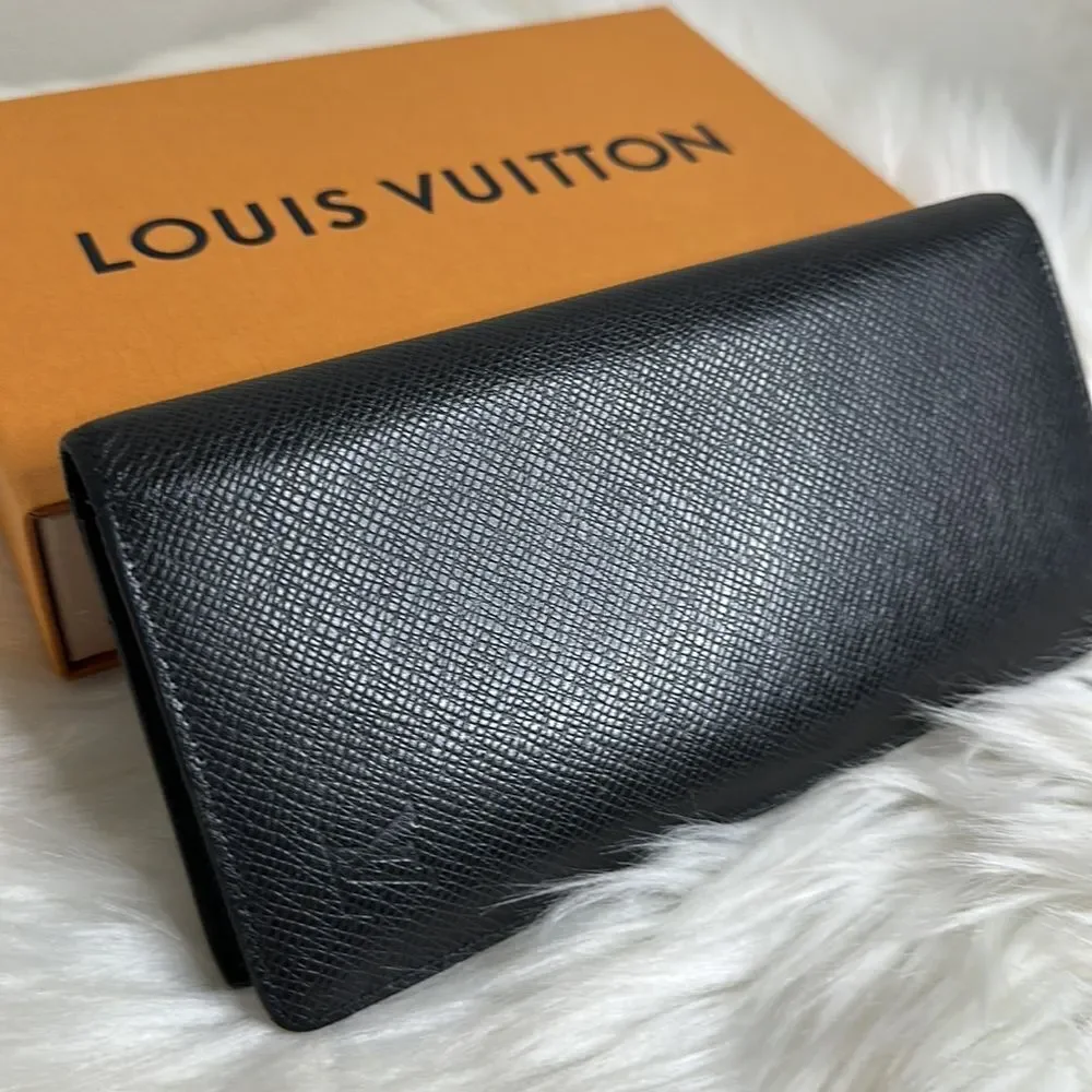 Louis Vuitton preloved louis