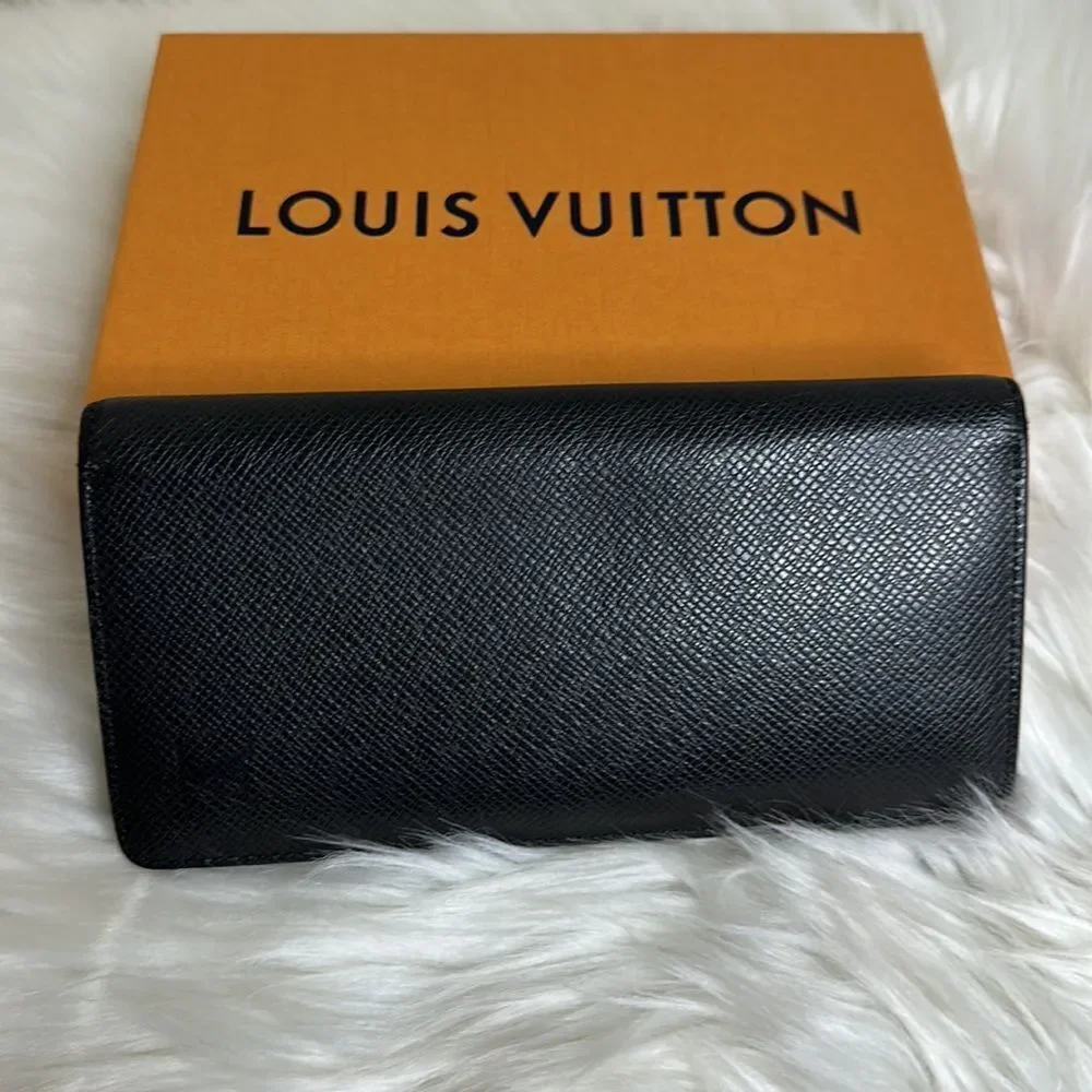 Louis Vuitton preloved louis