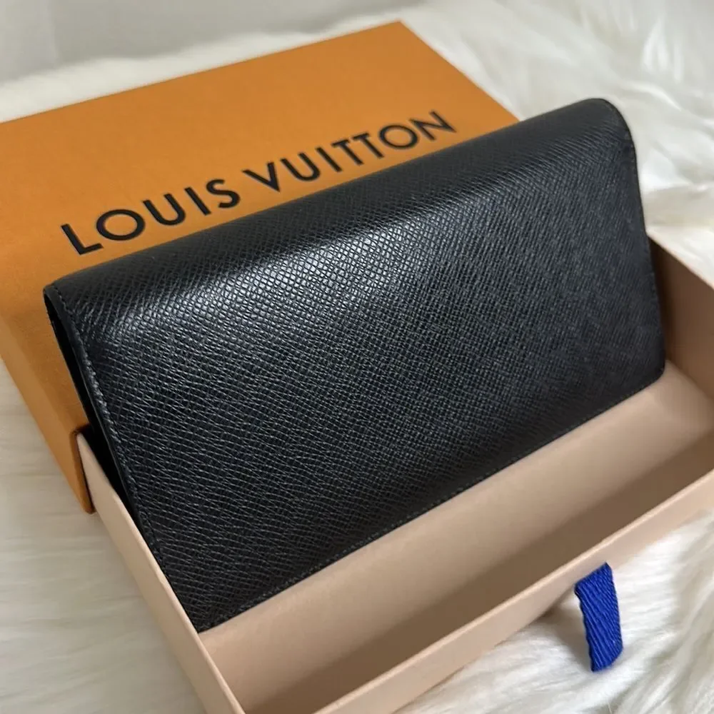 Louis Vuitton preloved louis