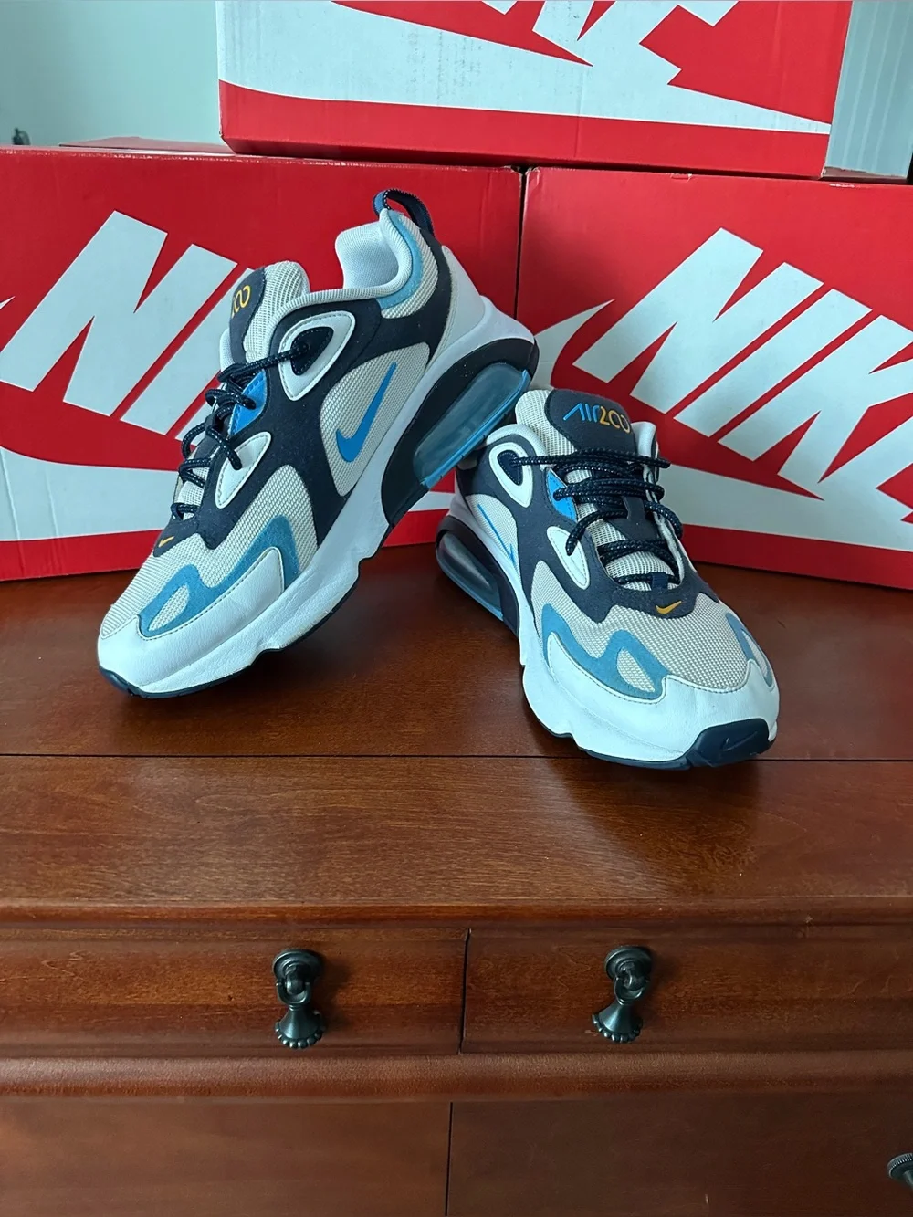 Nike styling air closure