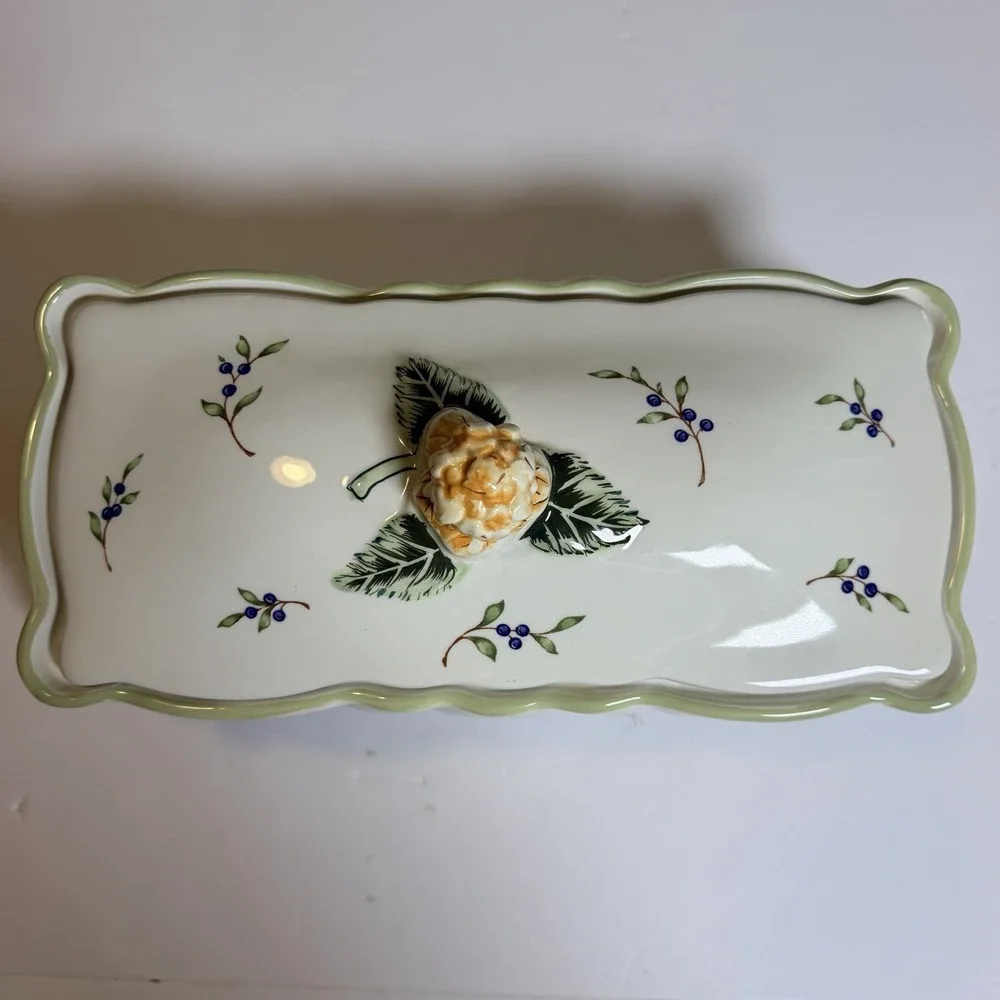 Princess House lid has