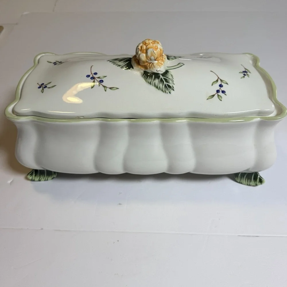 Princess House lid has