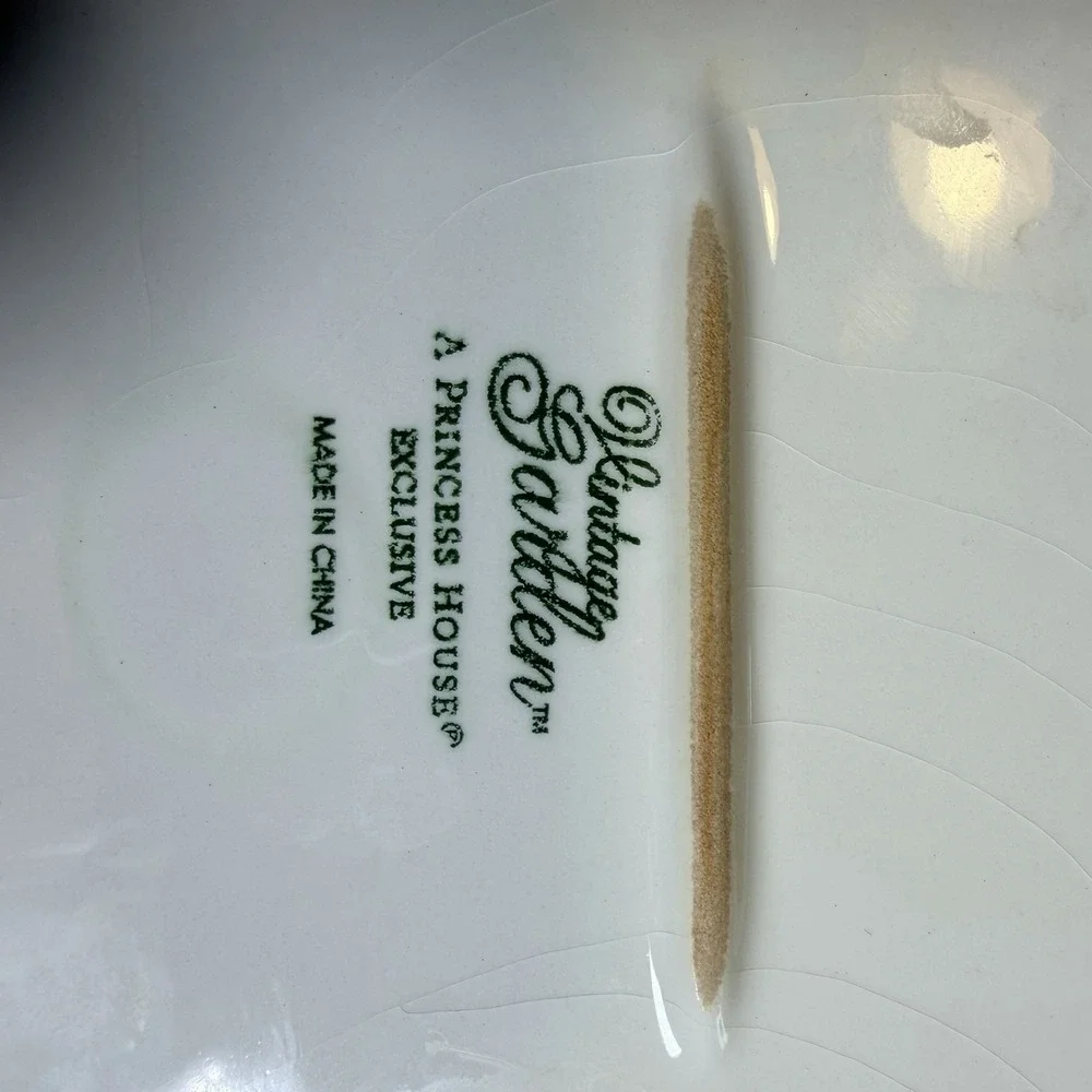 Princess House lid has