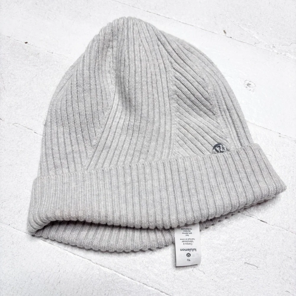 Lululemon Ribbed Merino Wool Light Gray Beanie Hat EUC