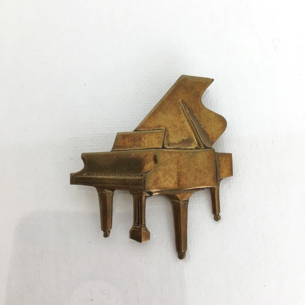 Vintage music brooch