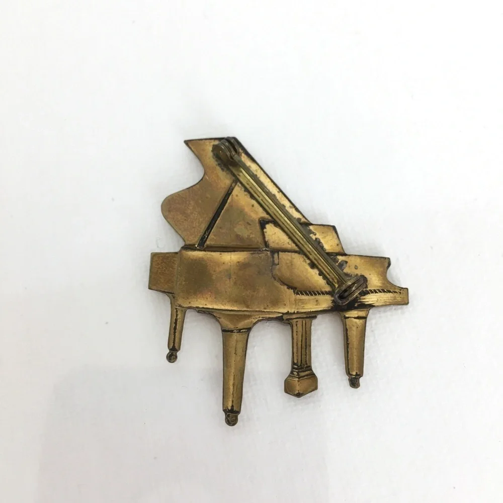 Vintage music brooch