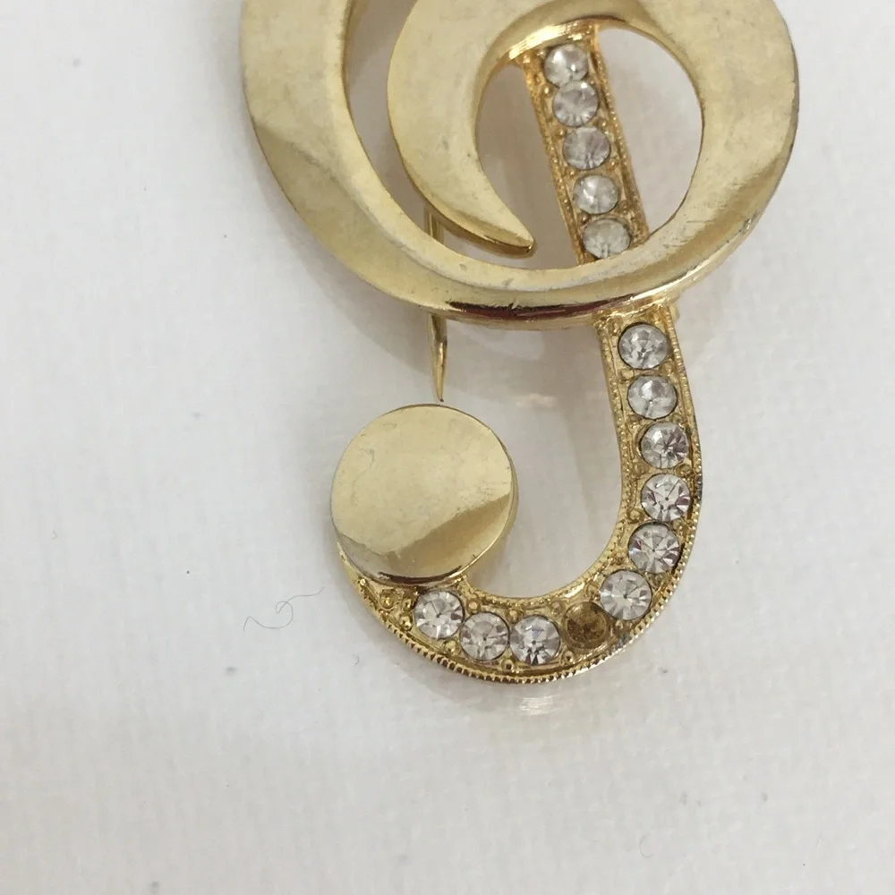 Vintage music brooch