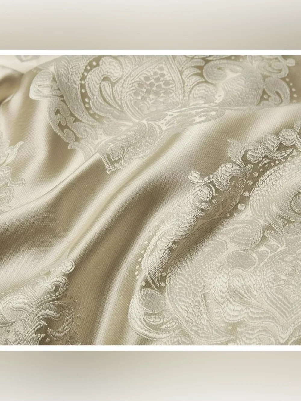 Luxury Damask queen 3 piece Comforter Set in Beige
