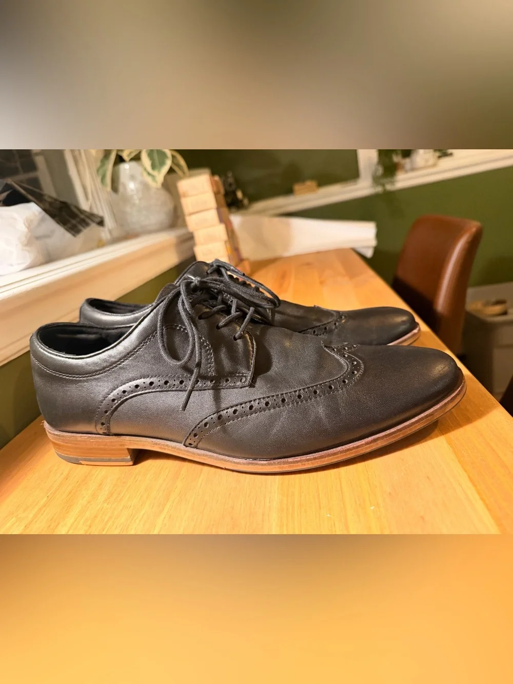Aldo polished black