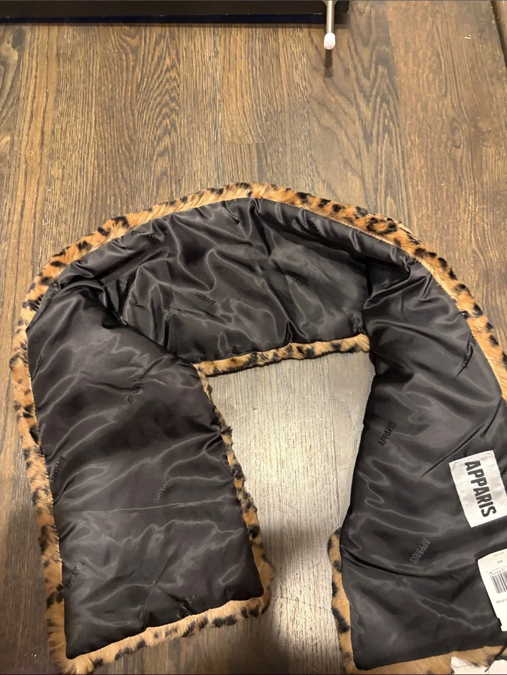 Apparis luxurious faux