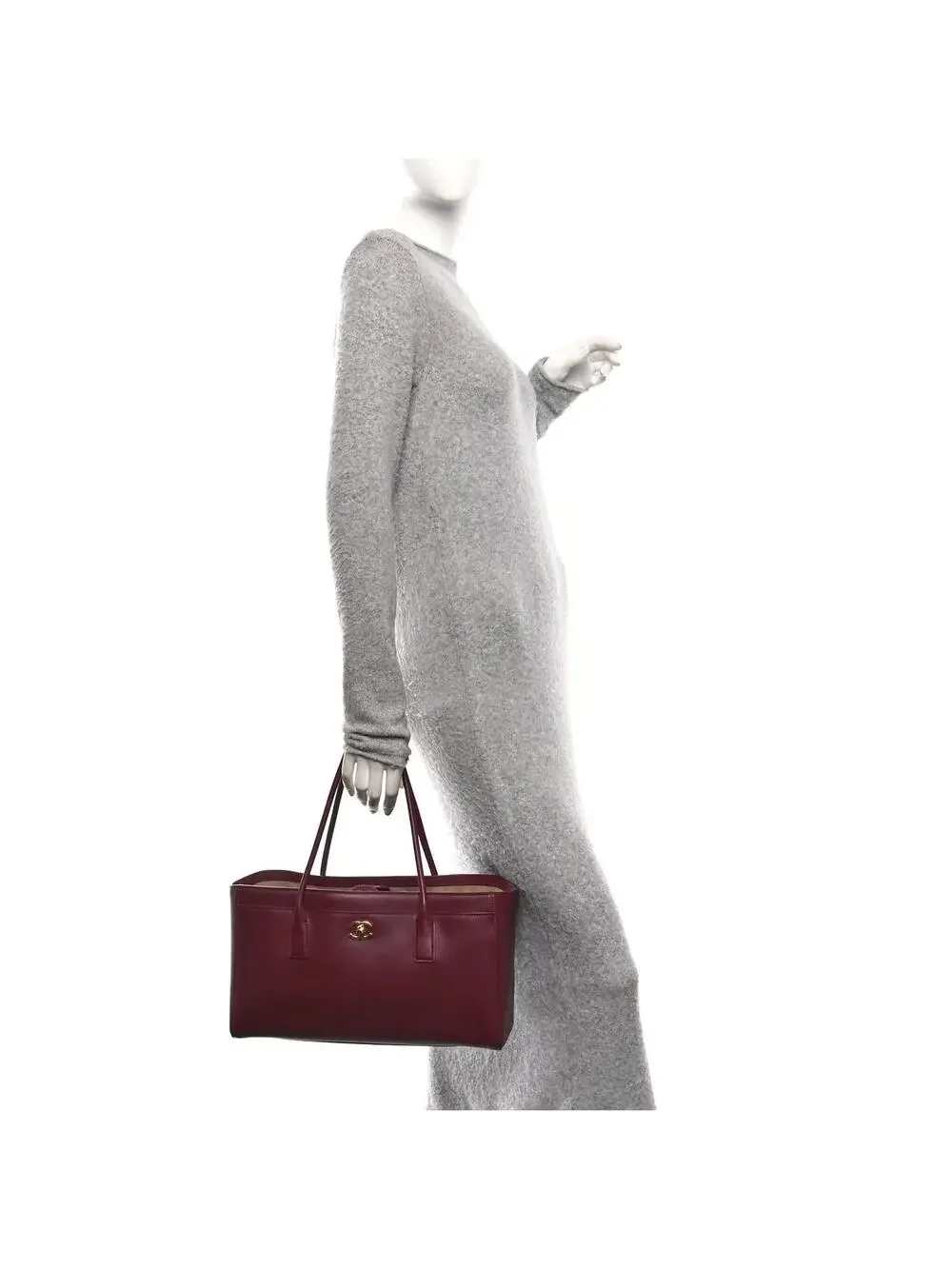 CHANEL elevate your
