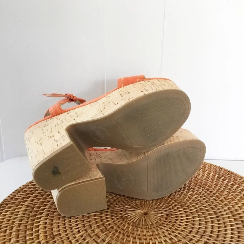 1901 Coral Crock Heels Size 7 M Platform Shoes Wedge