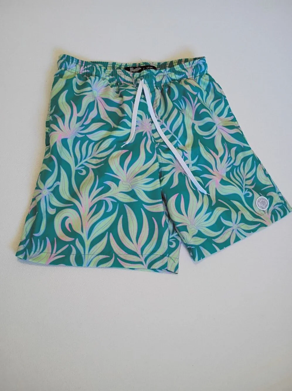 Brooklyn Cloth Kent Avenue volley swim trunks in Sz medium Leafy Tropical Print