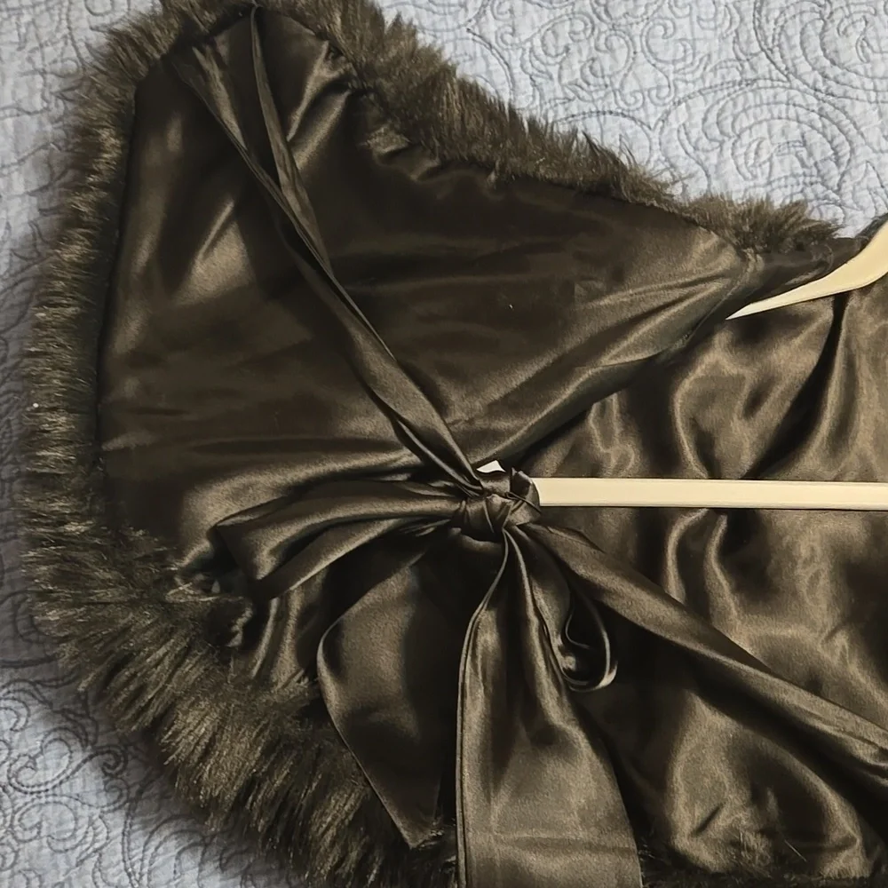Apostrophe black faux