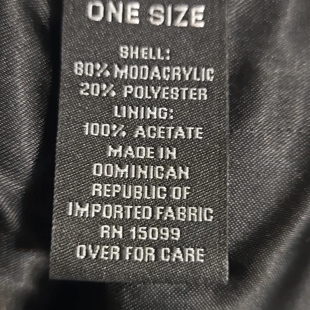 Apostrophe black faux