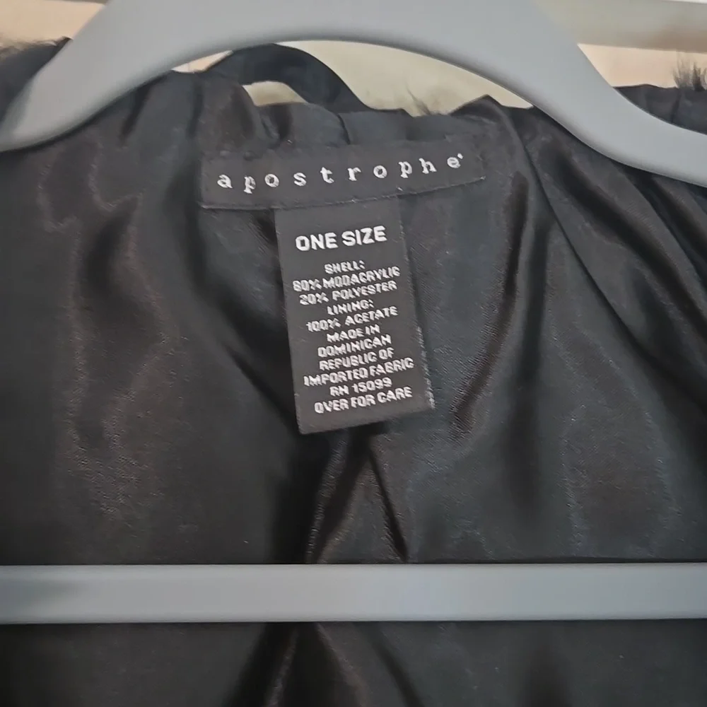 Apostrophe black faux
