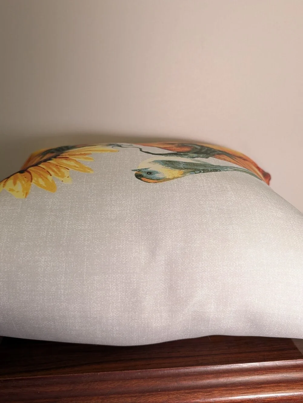 N/A decorative pillow