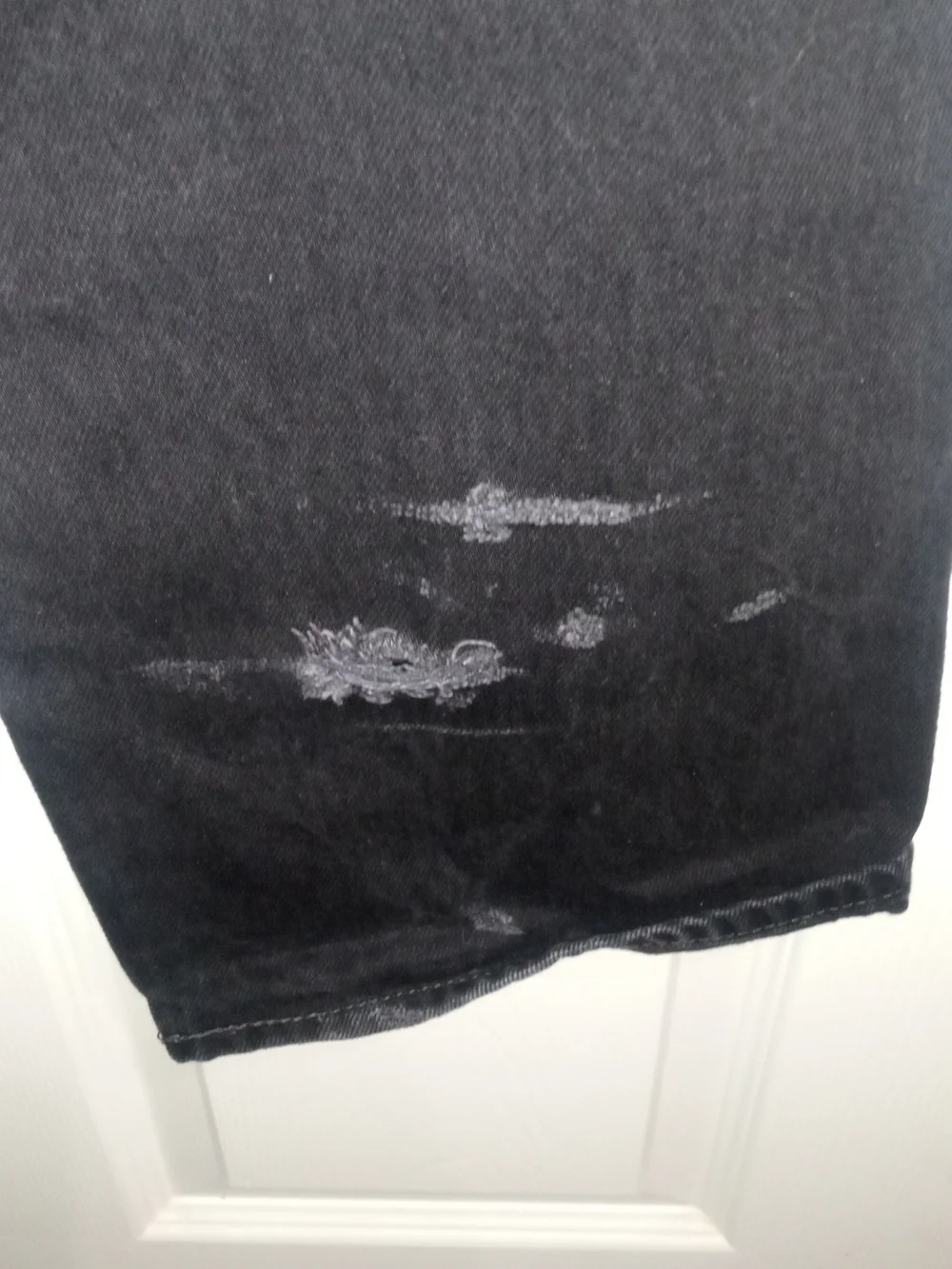 Levis five belt visible