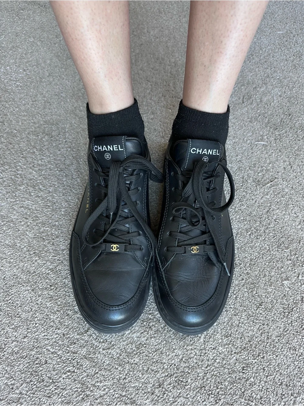 💄Auth CHANEL Black Leather women’s Sneakers with Gold Logo EUR  41 US 11