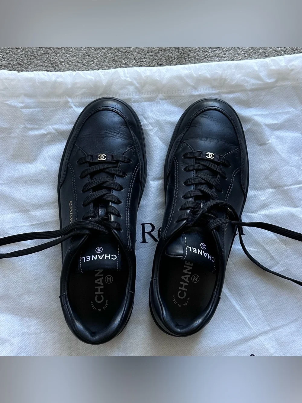 CHANEL authentic interlocking