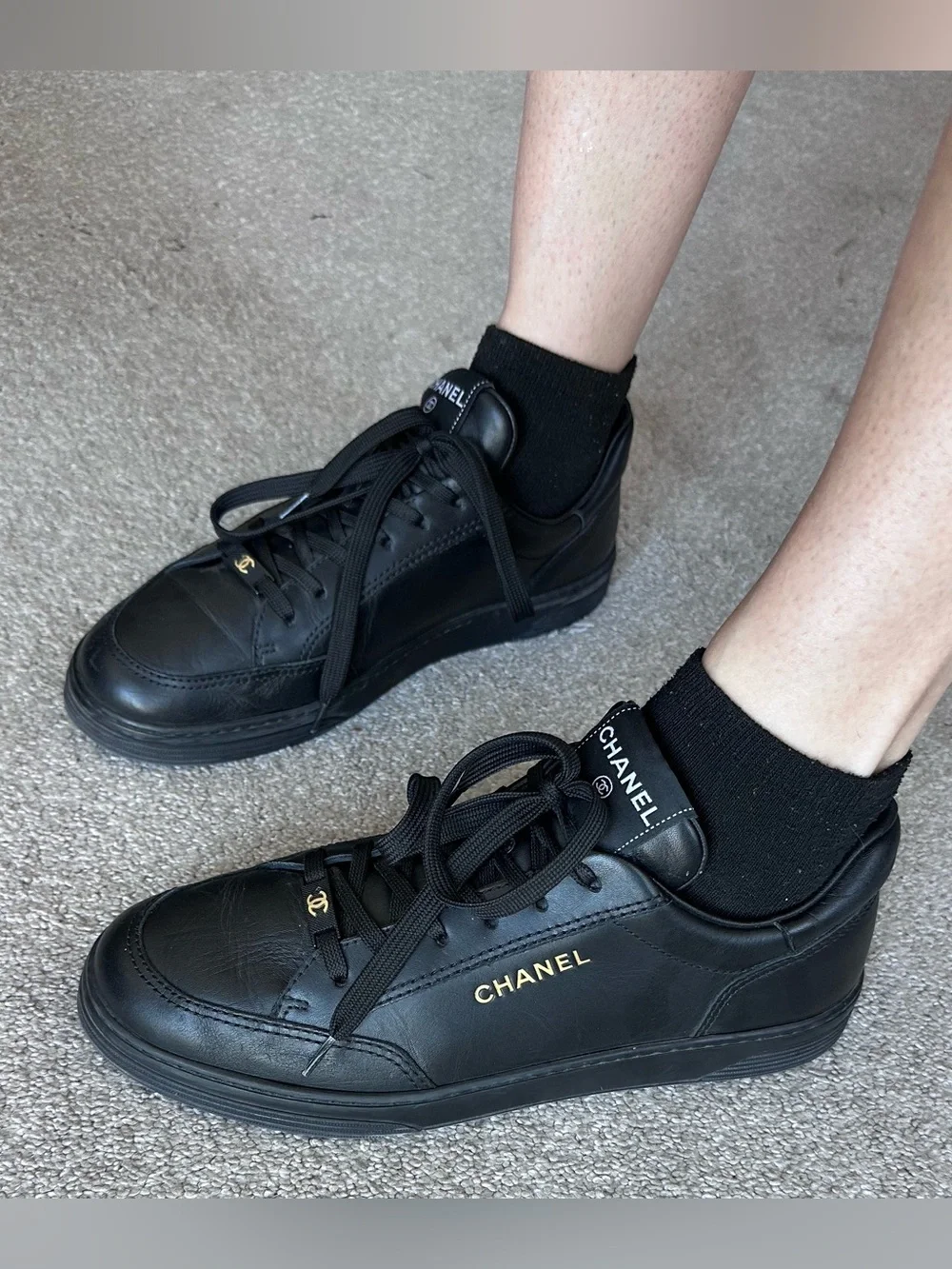 CHANEL authentic interlocking