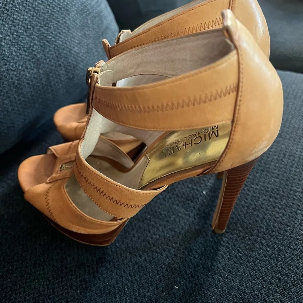 Michael Kors step out