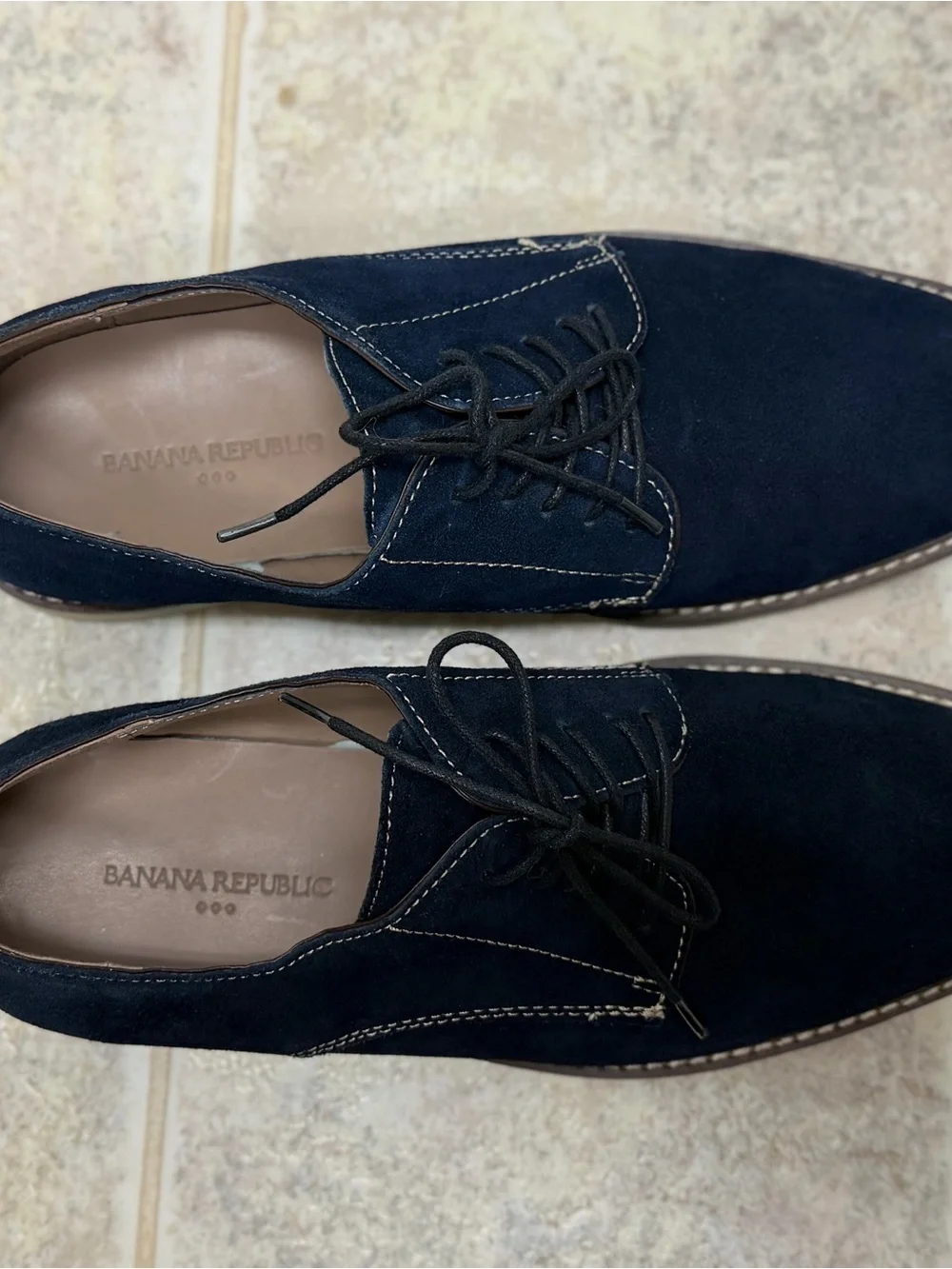 Banana Republic subtle rubber