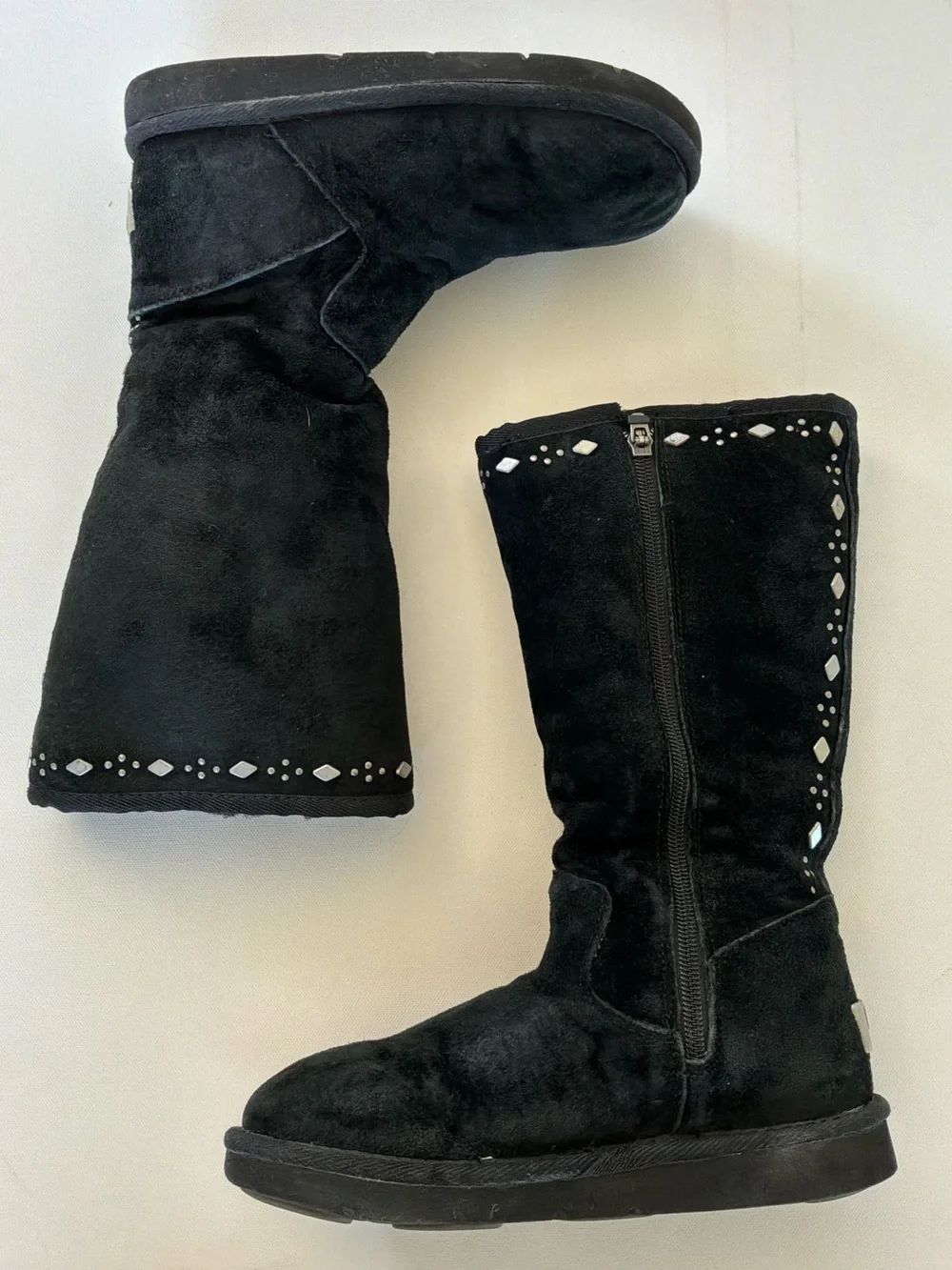UGG features brand