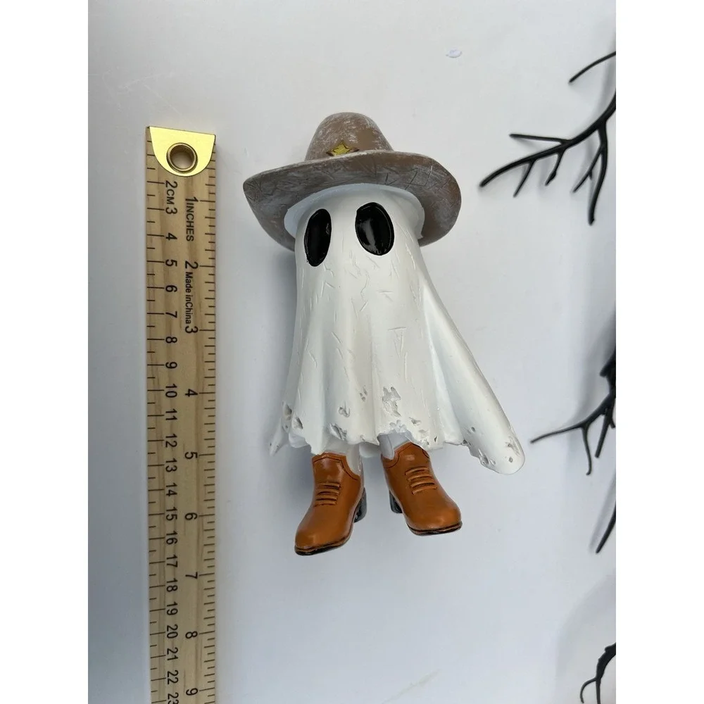 Cowboy Ghost Statue Display Ornaments Resin Handicrafts Halloween Figure 6in (2)