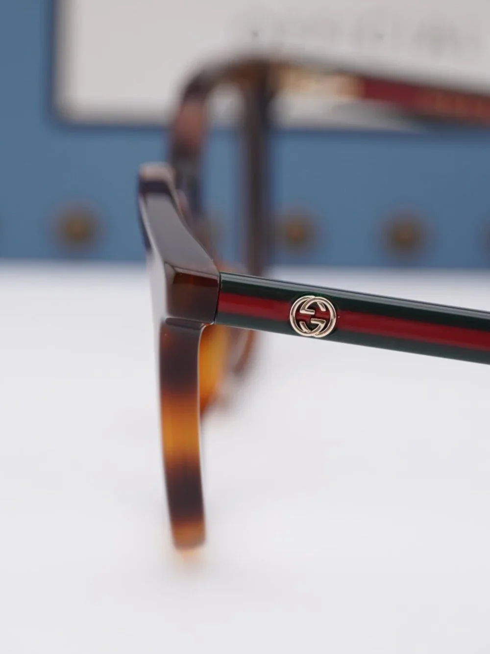 Gucci model gg1864o