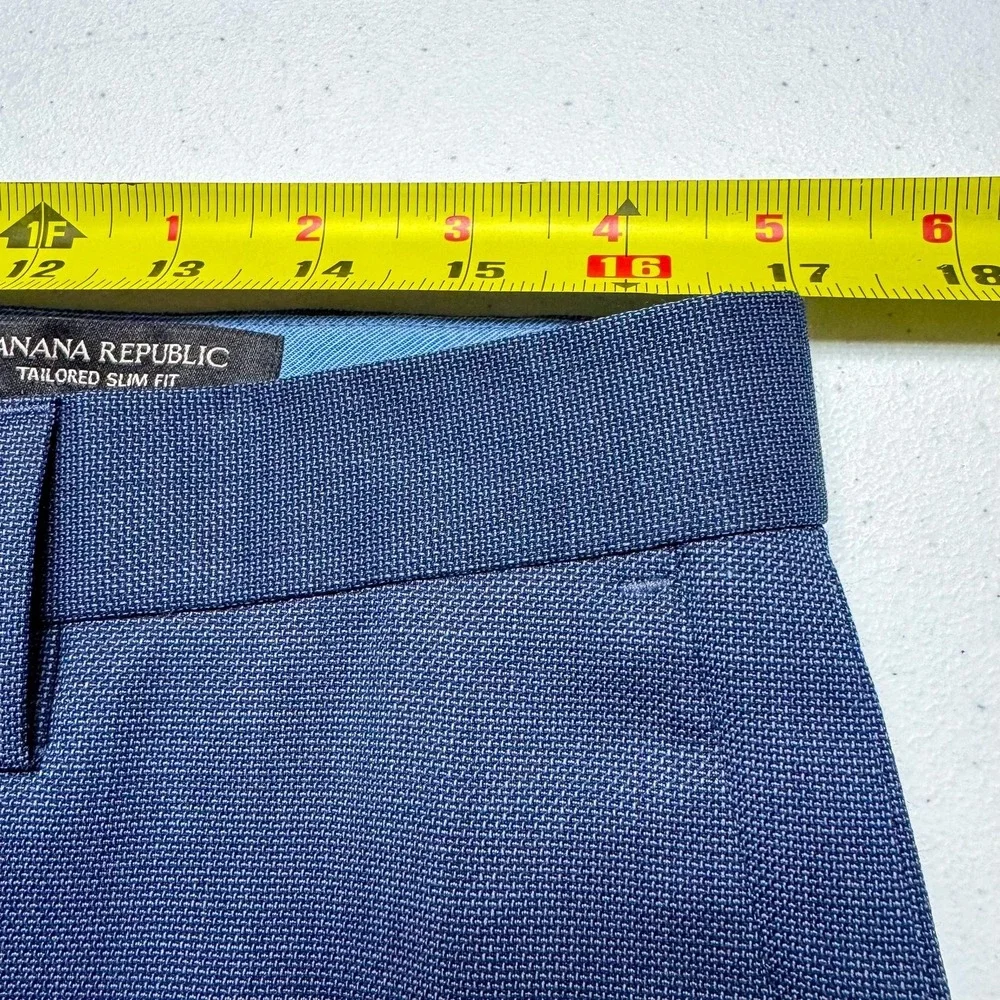 Banana Republic brand banana