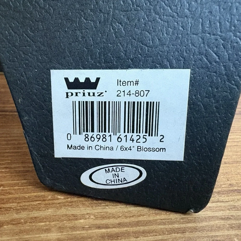 The Unbranded Brand or display