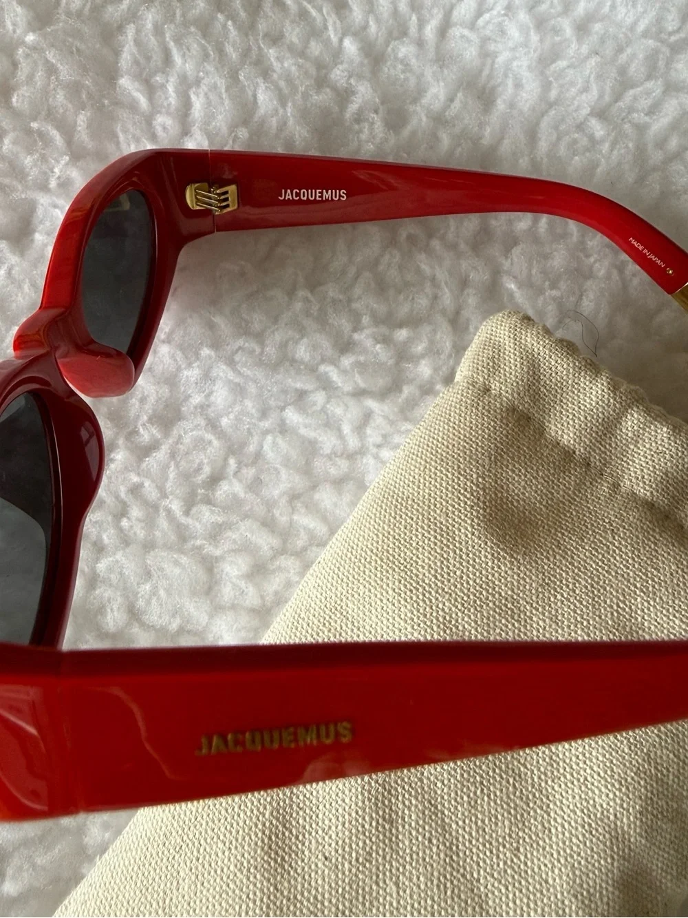 Jacquemus sleek oval