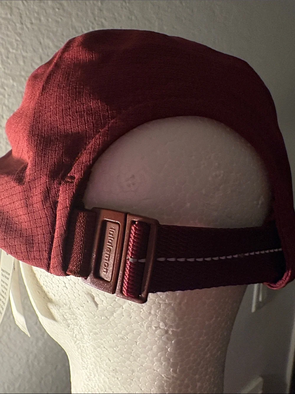 LULULEMON FAST AND FREE RUNNING HAT..