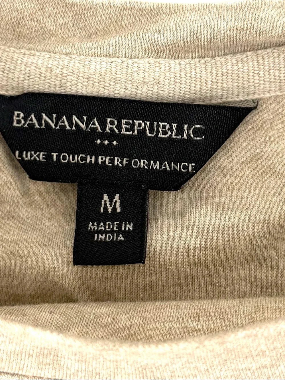 Banana Republic Luxe Touch Performance T-Shirt Men M Beige Crew Neck Minimalist