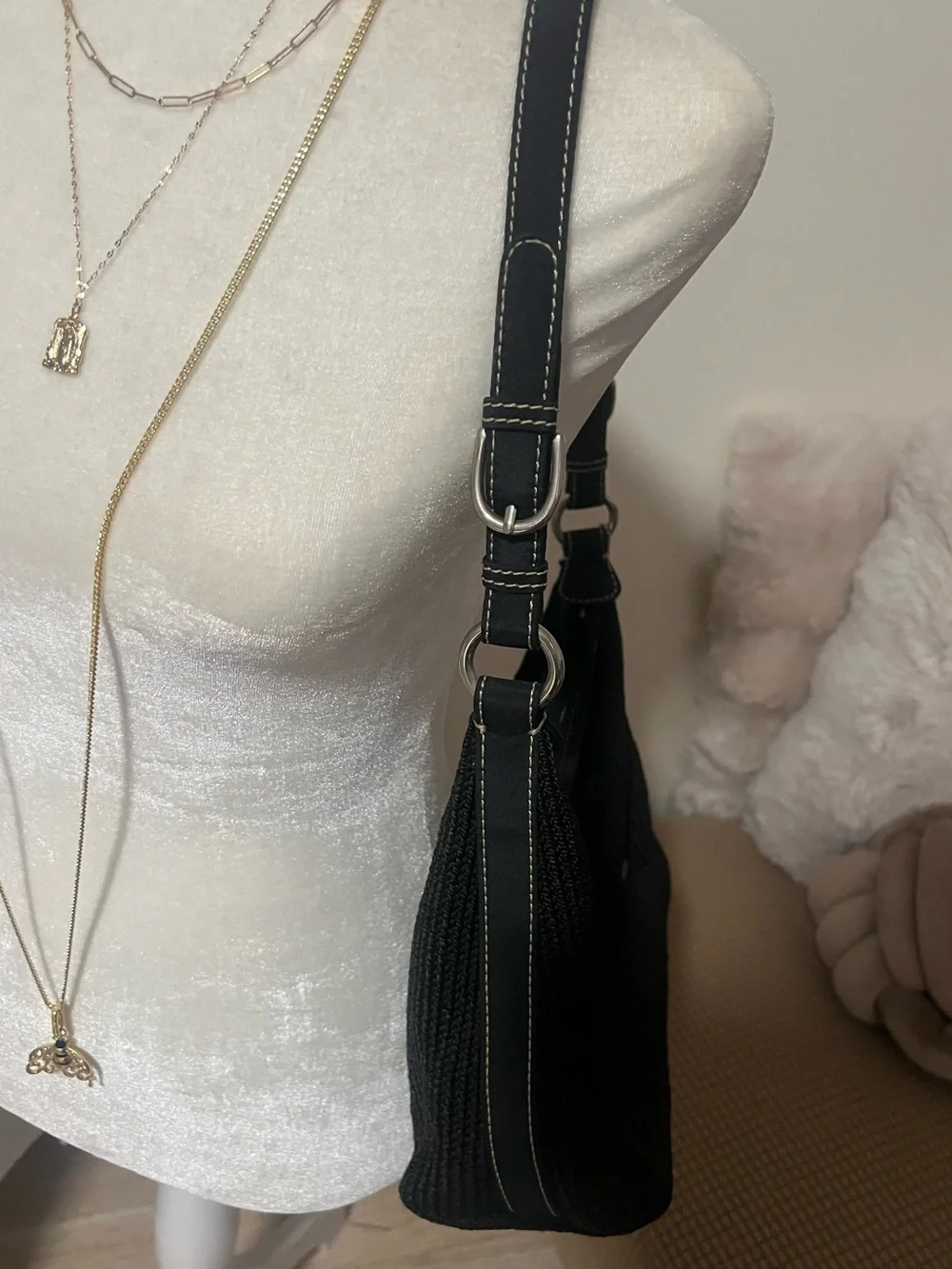 The Sak Black Crochet Knit Shoulder Hobo Bag Adjustable Strap Boho Classic